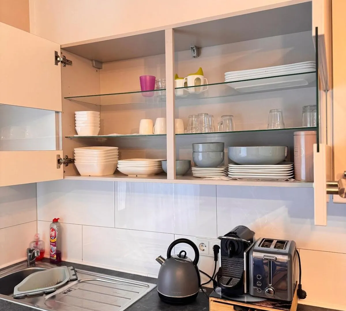 Zentrale Wohnung Direkt Am Hauptbahnhof - Bismarck デュッセルドルフ 0*,